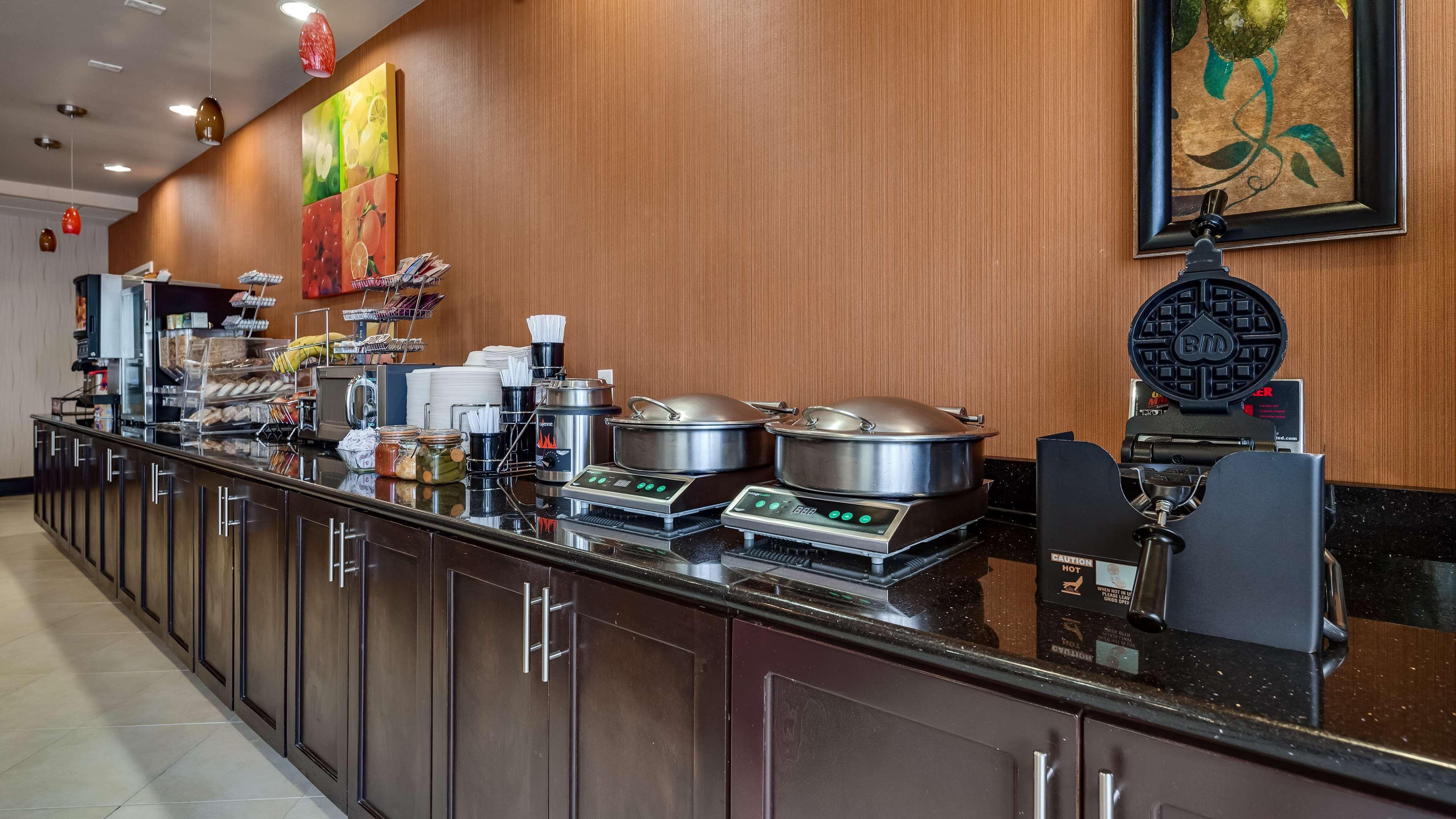 Best Western Plus Midland Suites Eksteriør billede