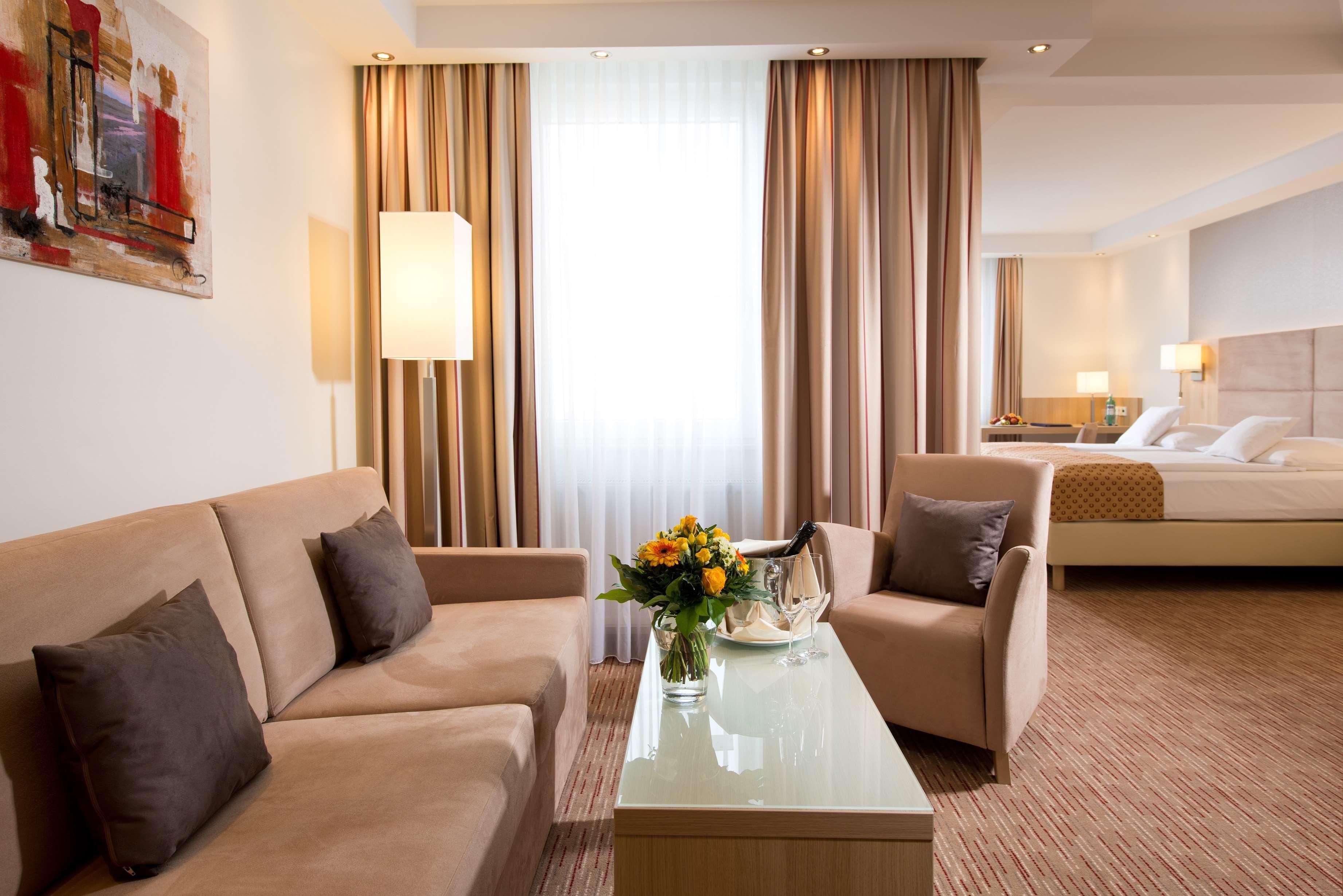 Best Western Plus Midland Suites Eksteriør billede